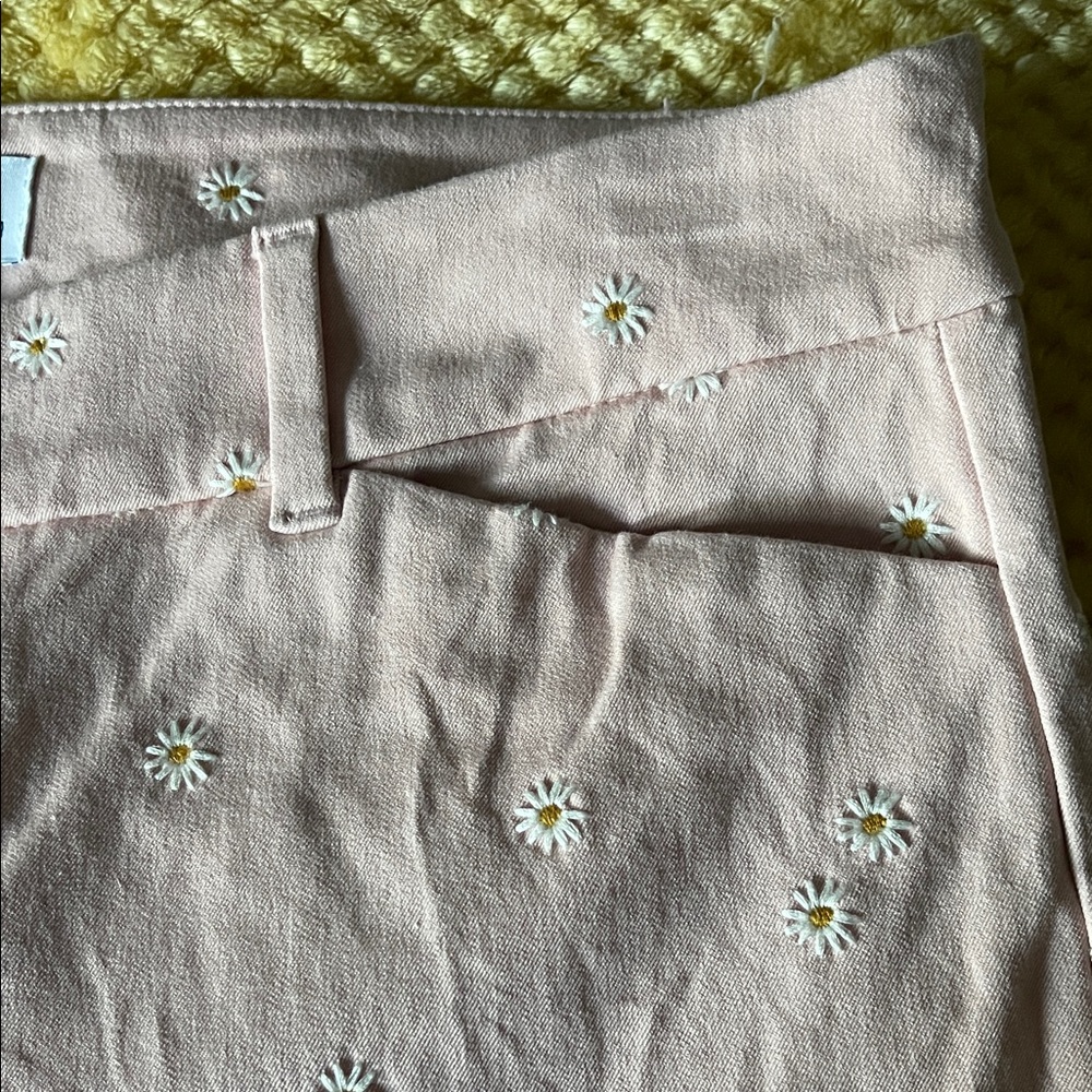 Old Navy Light Pink Embroidered Pixie High Rise Pants - Picture 3 of 6